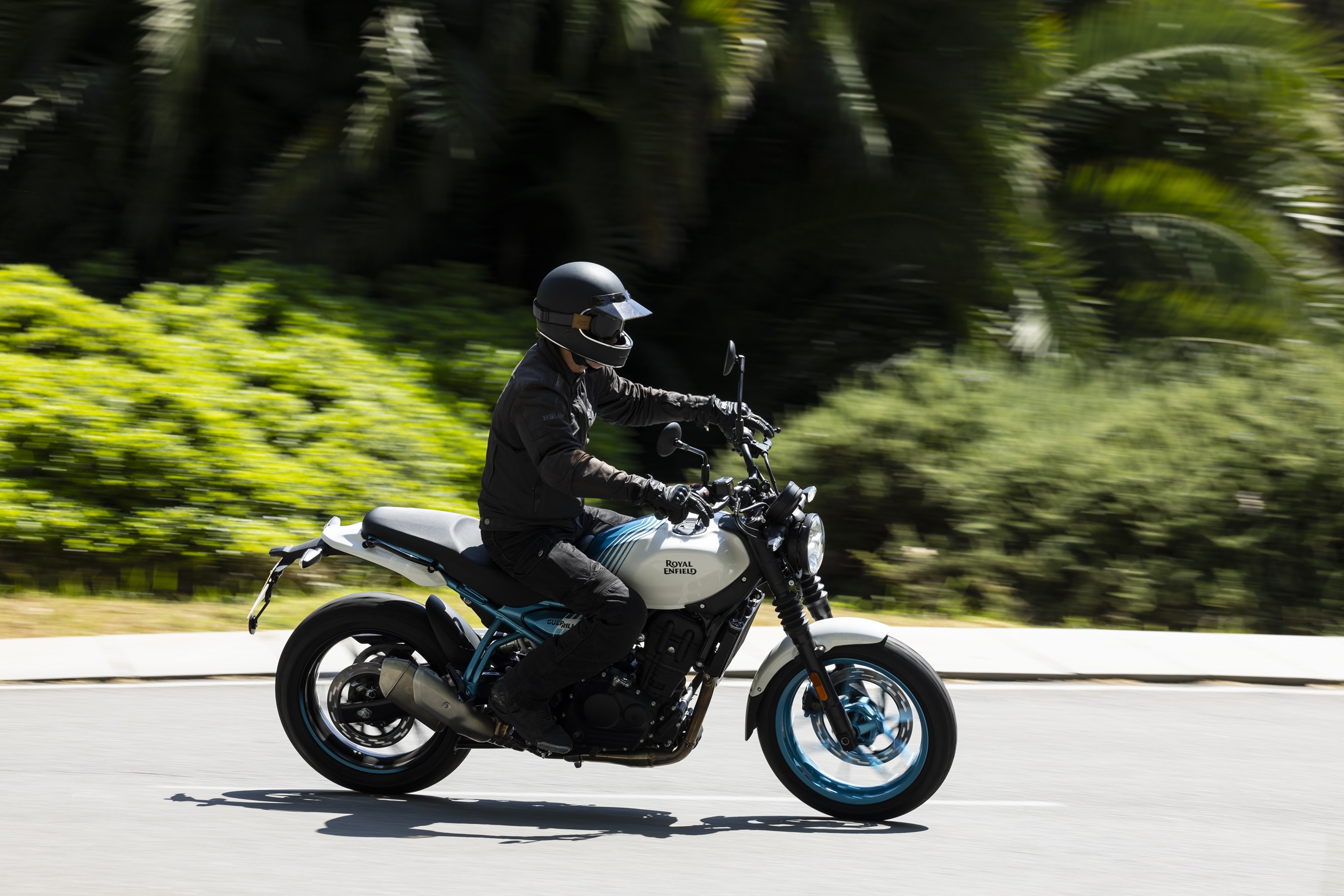 ROYAL ENFIELD ภูมิใจนำเสนอ GUERRILLA 450 !พร้อมสนุกไปกับทุกการเดินทางกับโรดสเตอร์รุ่นใหม่ล่าสุด